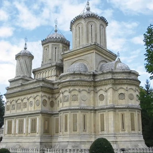 Care a fost prima capitală a Ţării Româneşti?